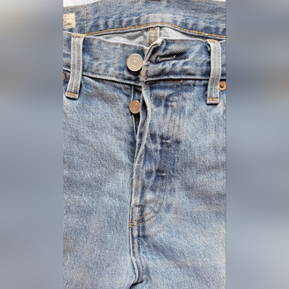 Levi's - Picture 8 of 11